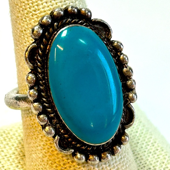Faux Turquoise Silver Tone Ring Southwest Native Design Size 8 Costume Ring - Picture 6 of 7